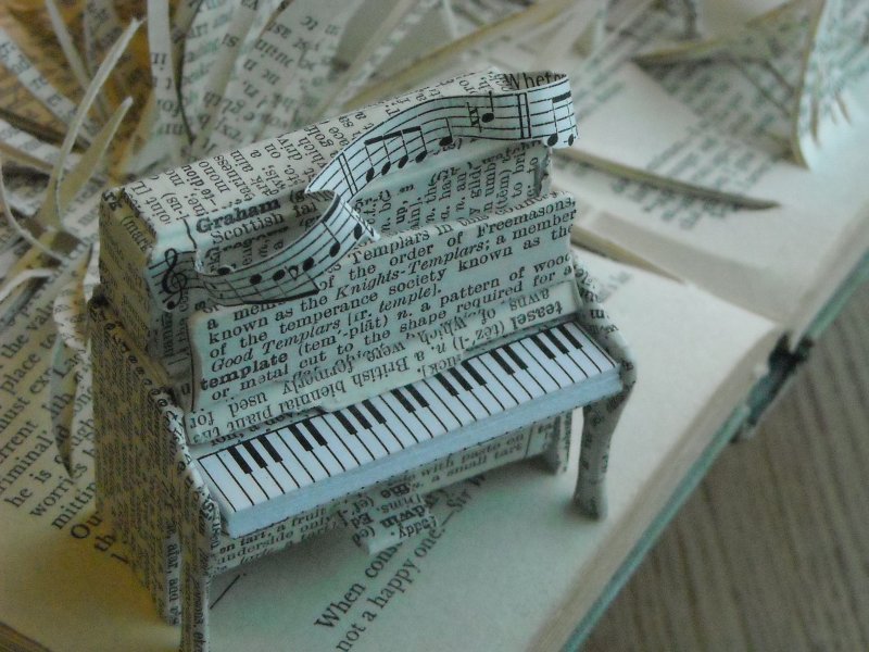 Фортепиано из картона