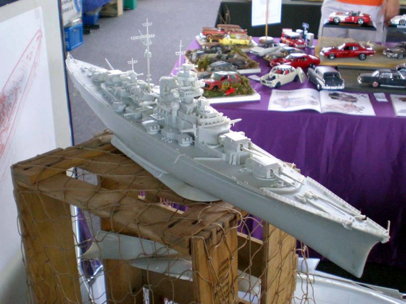 Модель корабля из пенопласта