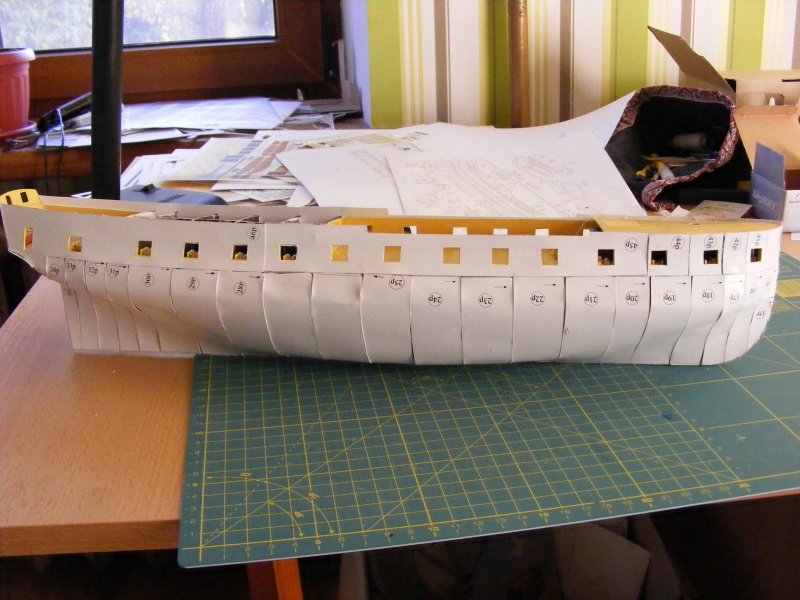 Модель корабля из картона