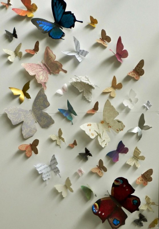 Бабочка изцветноой бумаги