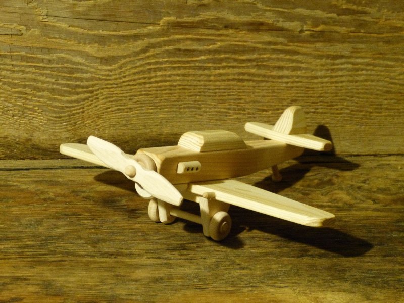 Кордовая модель самолета с двигателем МК 17
