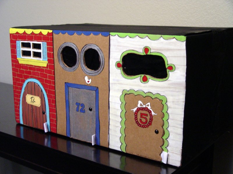 Домик из картонной коробки для мальчика