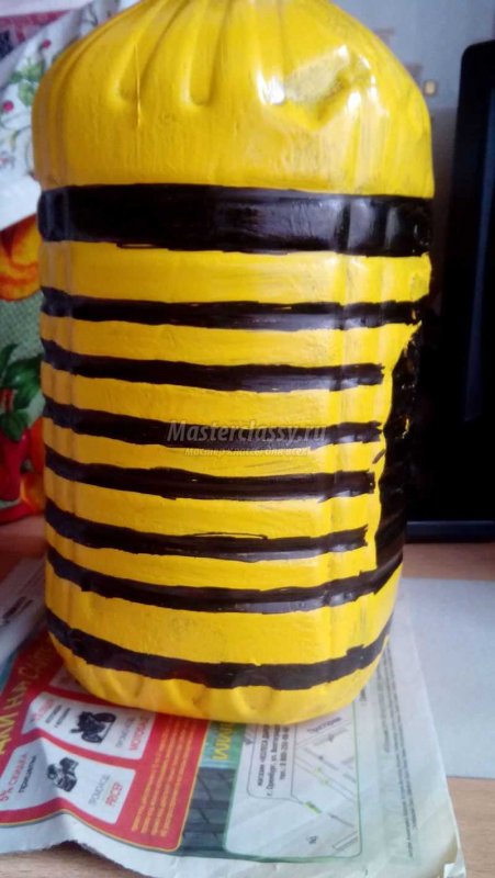 Пчелка из 5 литровой бутылки