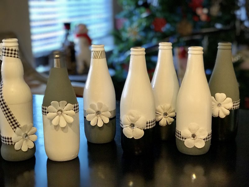 Декор стеклянных бутылок своими руками