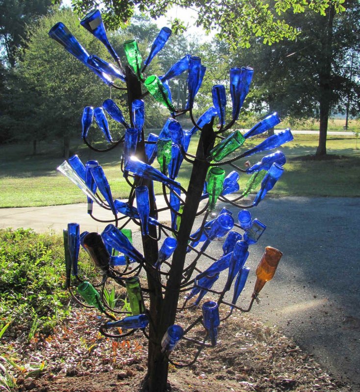 Деревья из пластиковых бутылок для сада