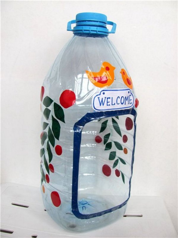 Разукрасить кормушку для птиц из пластиковой бутылки