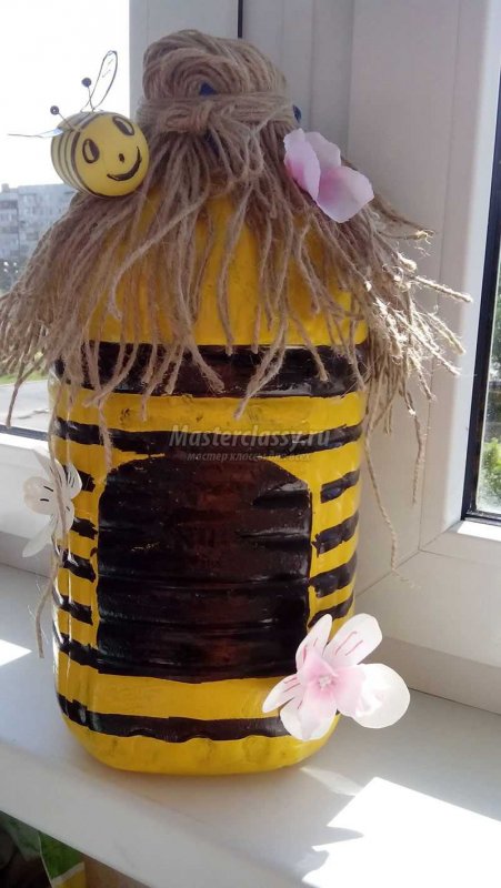 Пчелиный улей из баклажки