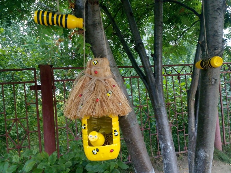 Пчелы из пластиковых бутылок своими руками