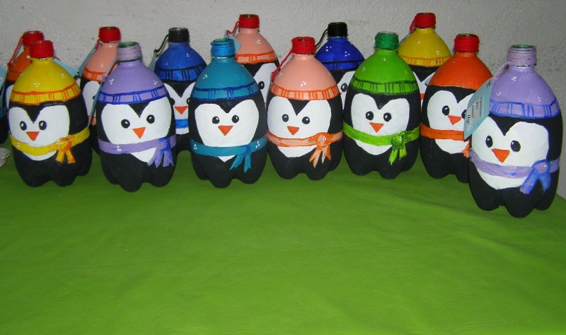 Пингвины из пластиковых бутылок