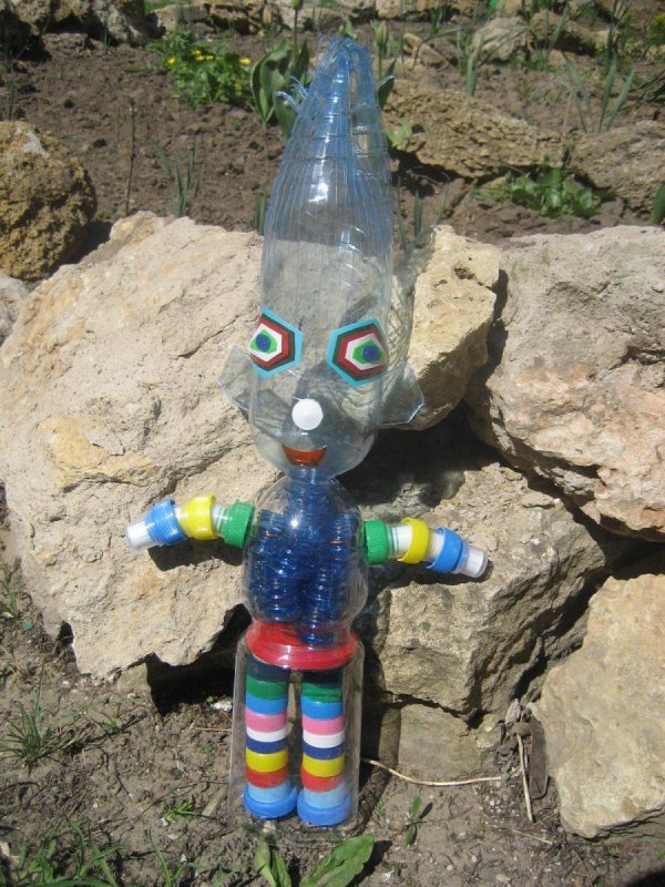 Куклы из пластиковых бутылок для сада