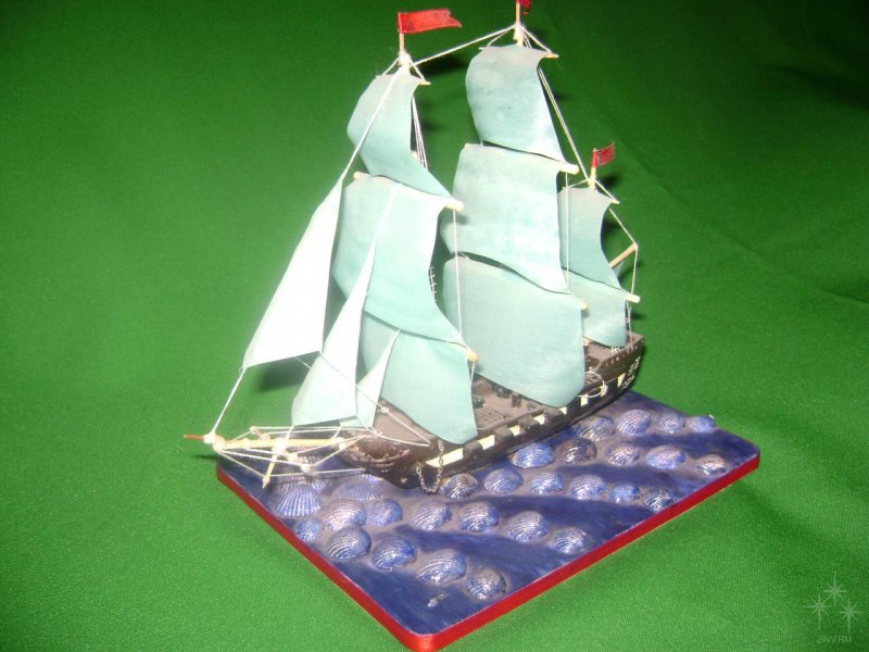 Корабль с алыми парусами из бумаги