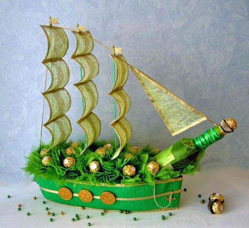 Корабль с коньяком и конфетами