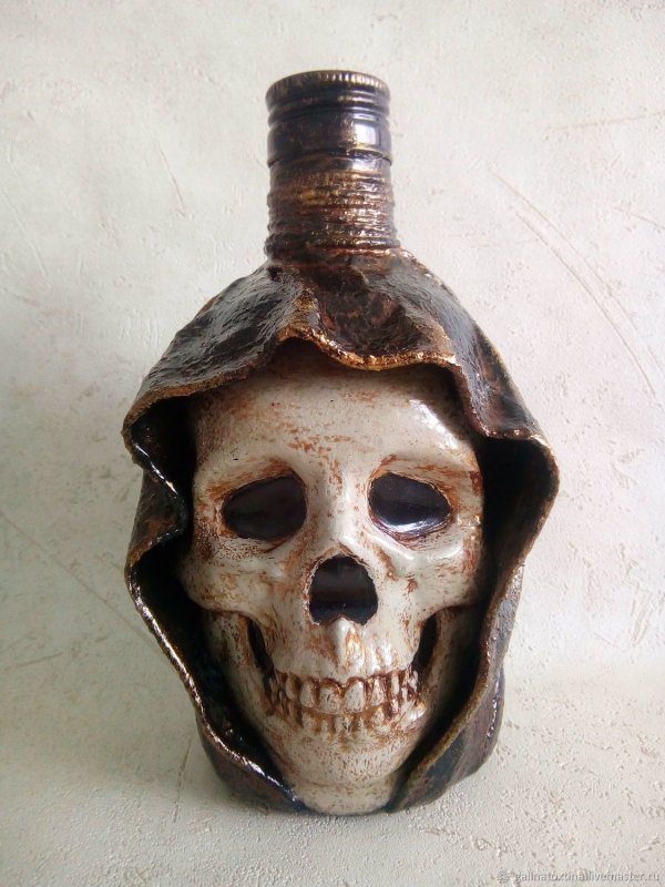 Бутылка череп декор