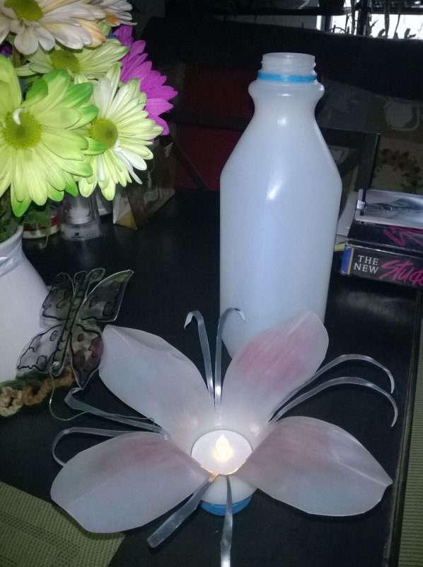 Цветок из пластиковой бутылки
