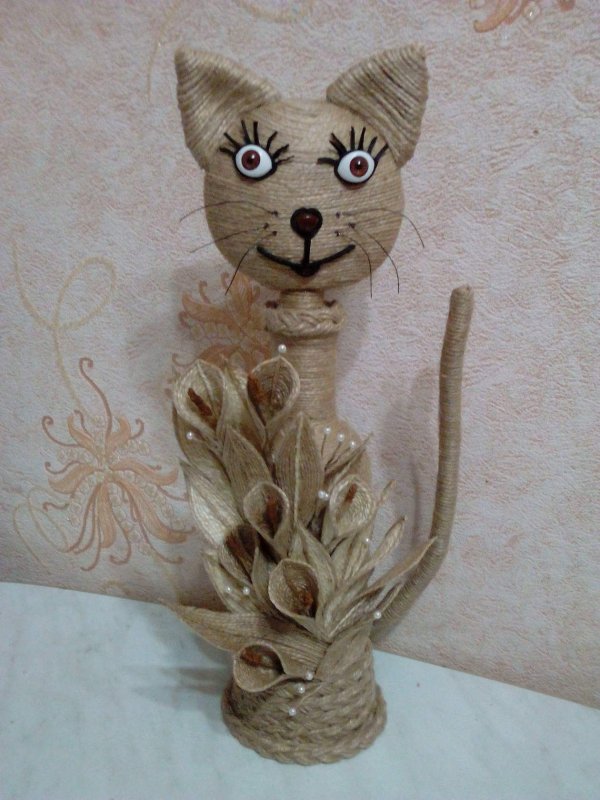 Кошка из джута