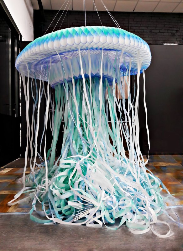 Медуза из пластиковой бутылки