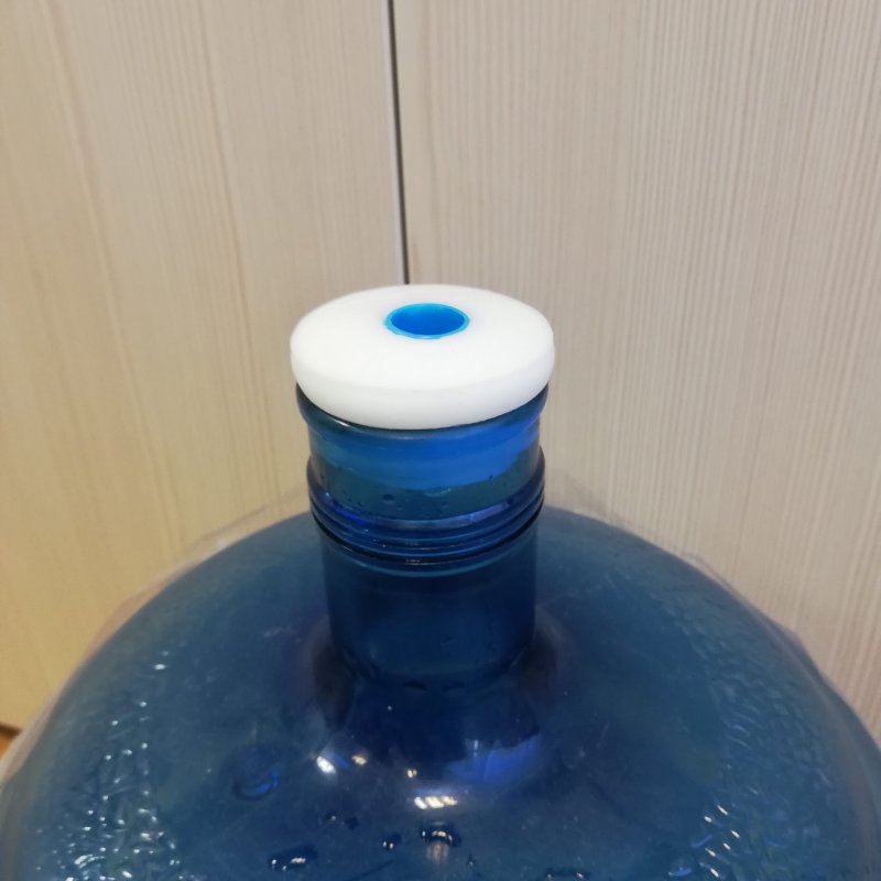 Пятилитровые пластиковые бутылки