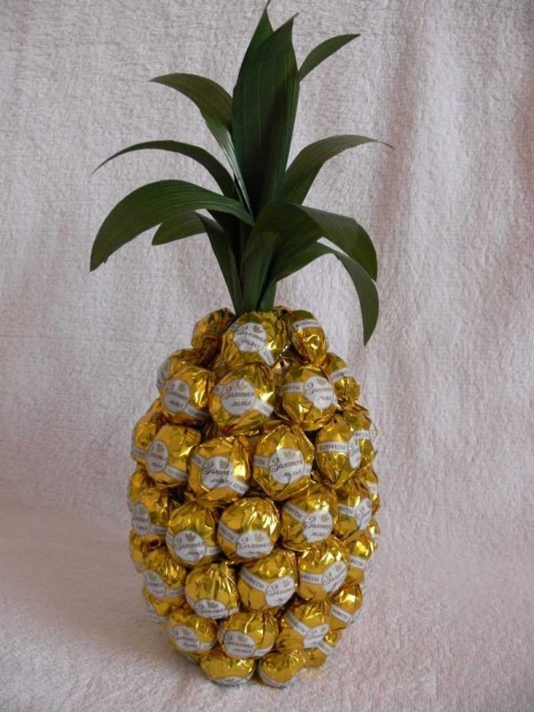 Конфетный букет ананас
