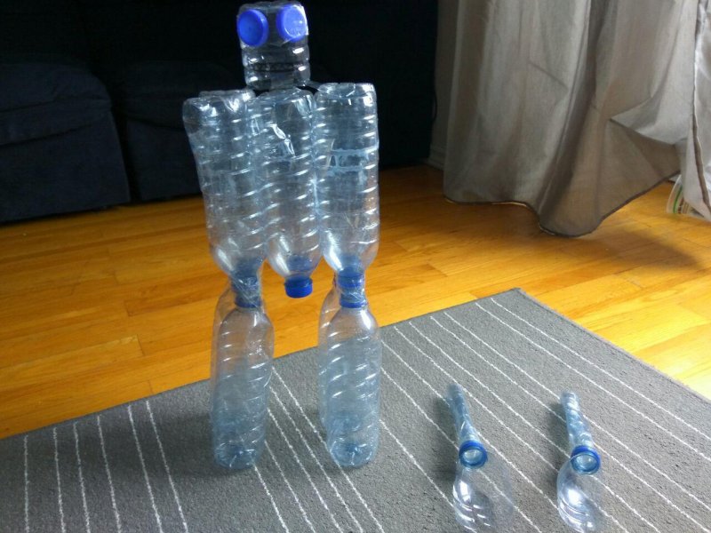 Робот из пластиковой бутылки
