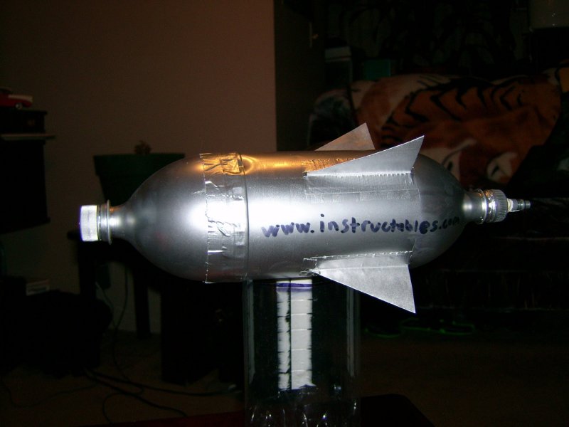 Самодельная ракета из бутылки