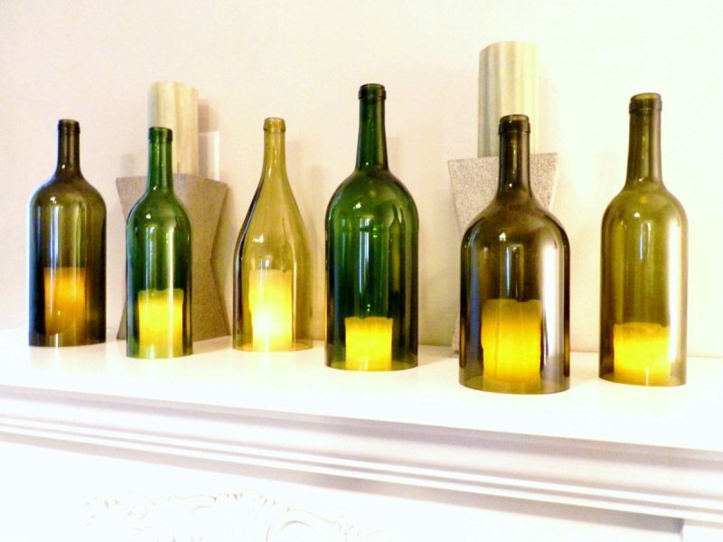 Декор из разрезанных стеклянных бутылок