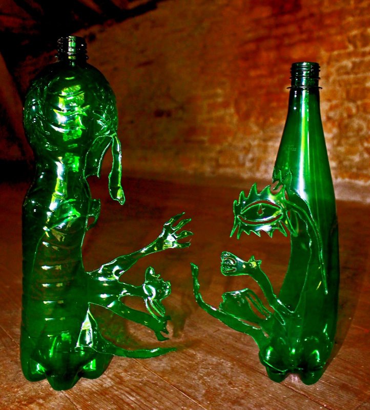 Клумбы из пластиковых бутылок