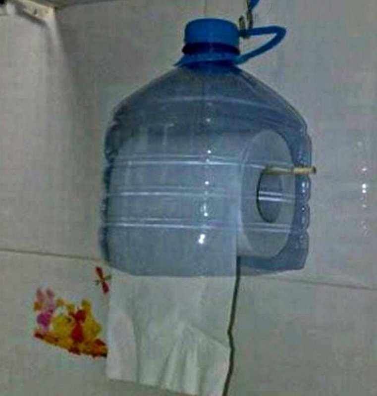 Держатель для туалетной бумаги из пластиковой бутылки