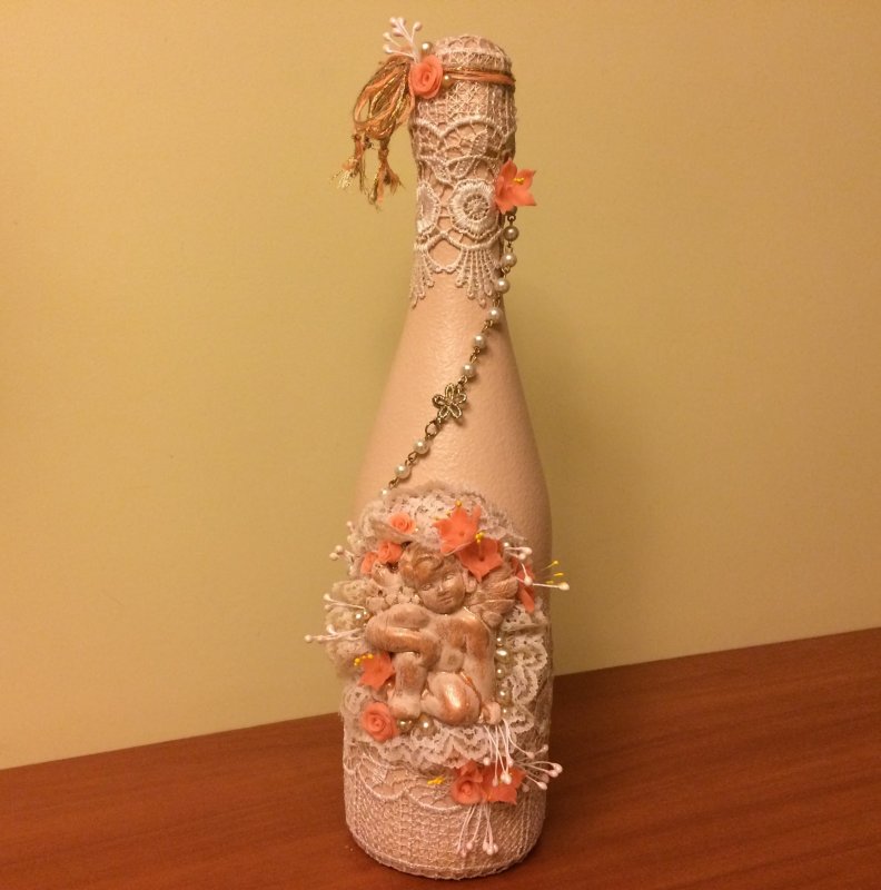 Декор бутылок в стиле шебби Шик