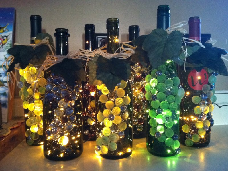 Декорации из стеклянных бутылочек