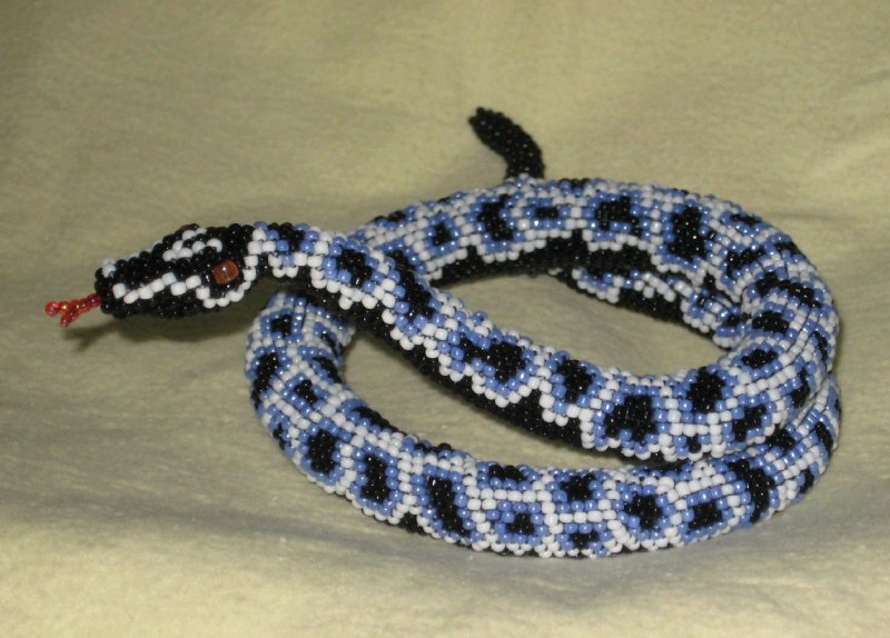 Плетение бисером змея
