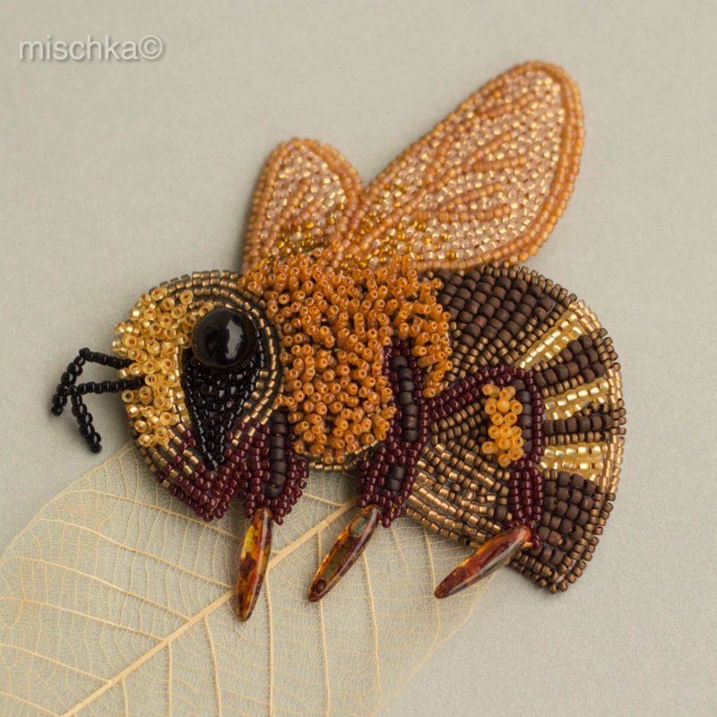 Пчелка из бисера