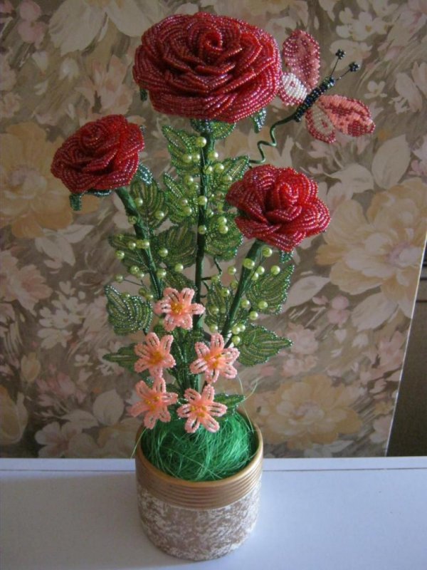 Бисерные цветы в вазе