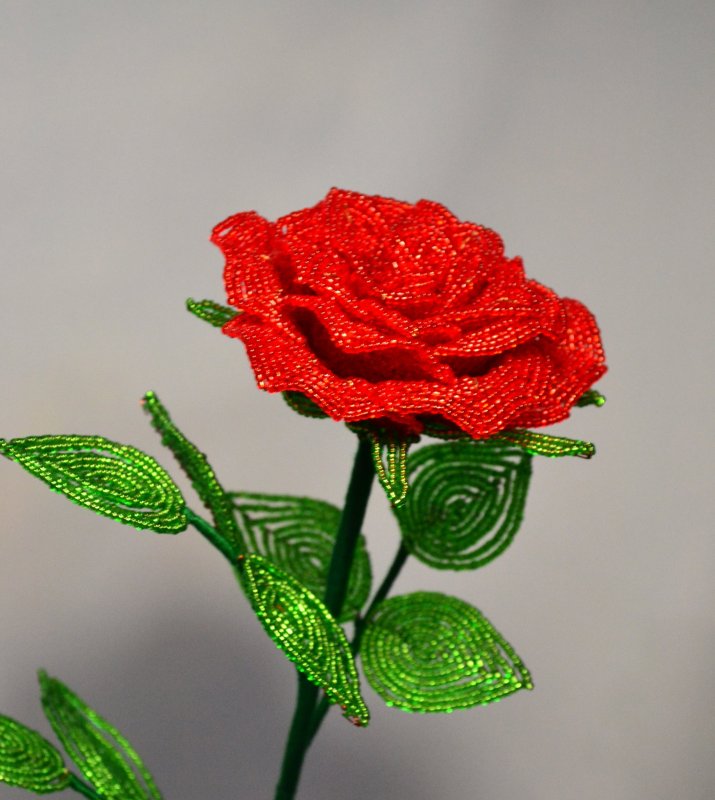 Объемная роза из бисера