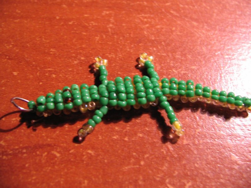Плетение крокодильчика из бисера