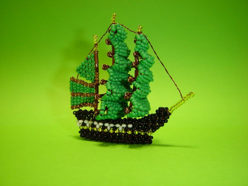 Кораблик из бисера
