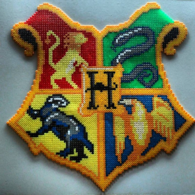 Вышивка Гарри Поттер герб Хогвартса