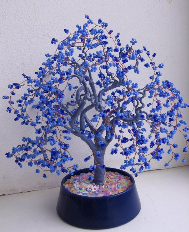 Синее дерево из бисера