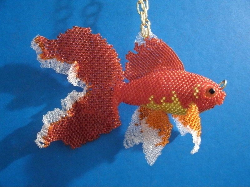 Красная рыба из бисера