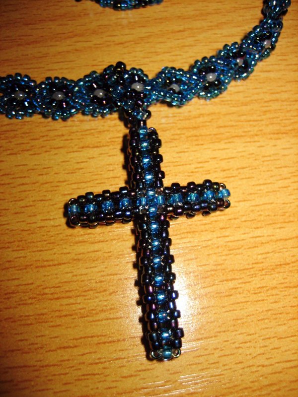 Крест из стекляруса