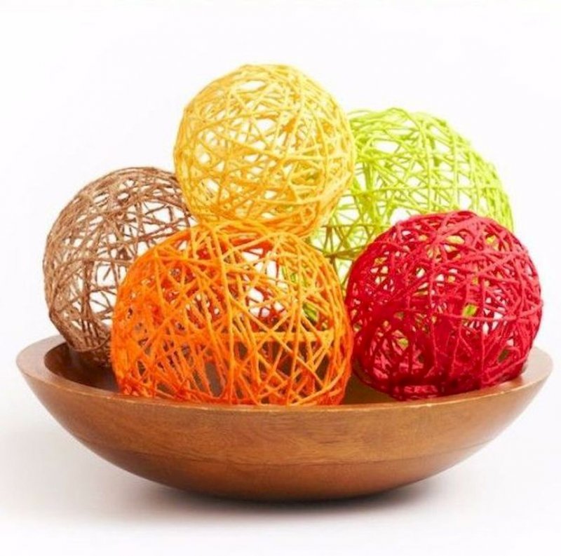 Декоративные шарики из ниток