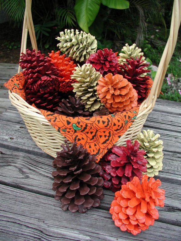 Букет цветов из шишек