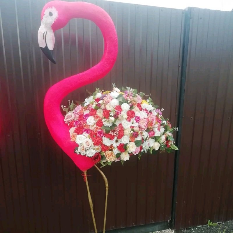Фламинго из цветов