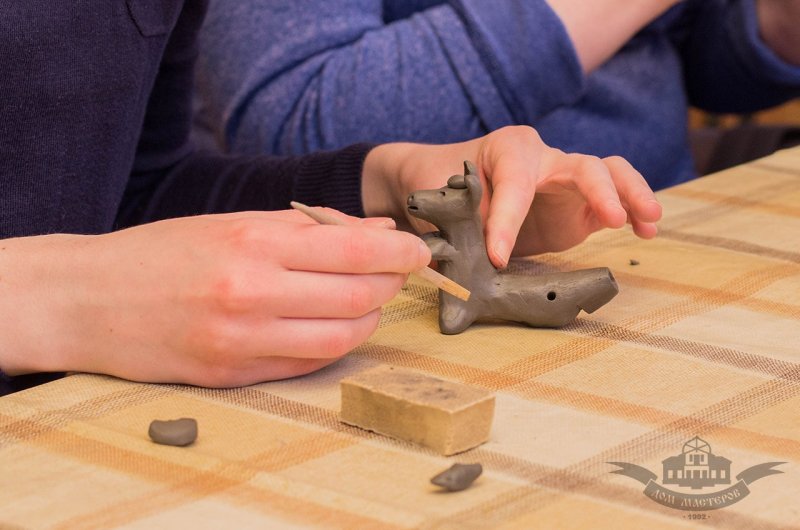 Изготовление игрушек из глины