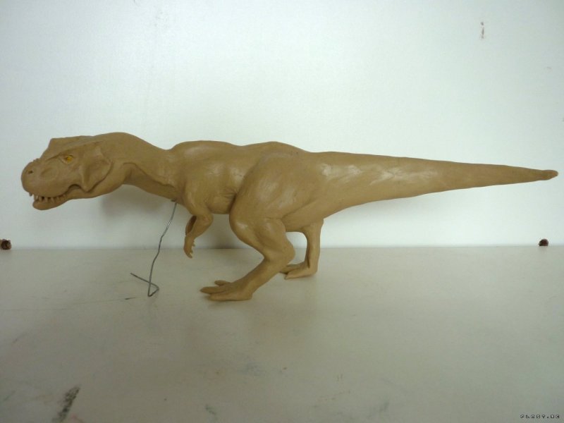 Динозавр из скульптурного пластилина