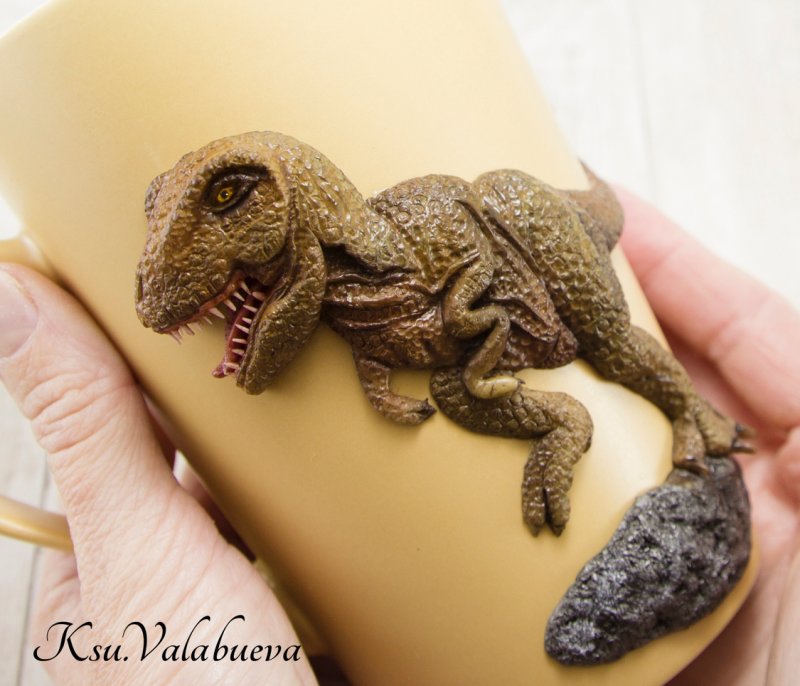 Динозавр из глины