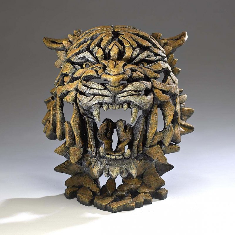Скульптура Саблезубого тигра