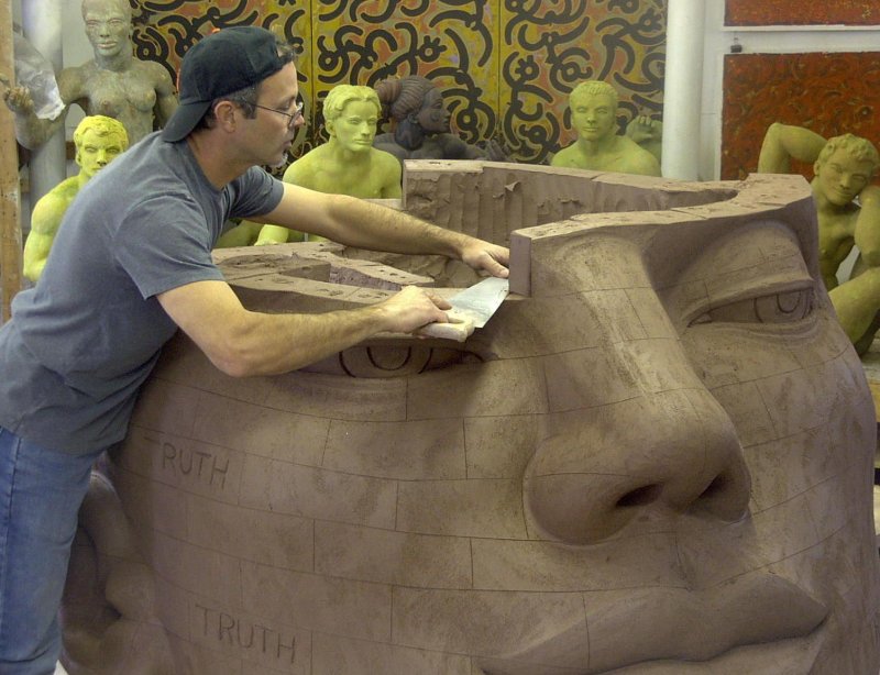 Глиняная скульптура пола Дэя