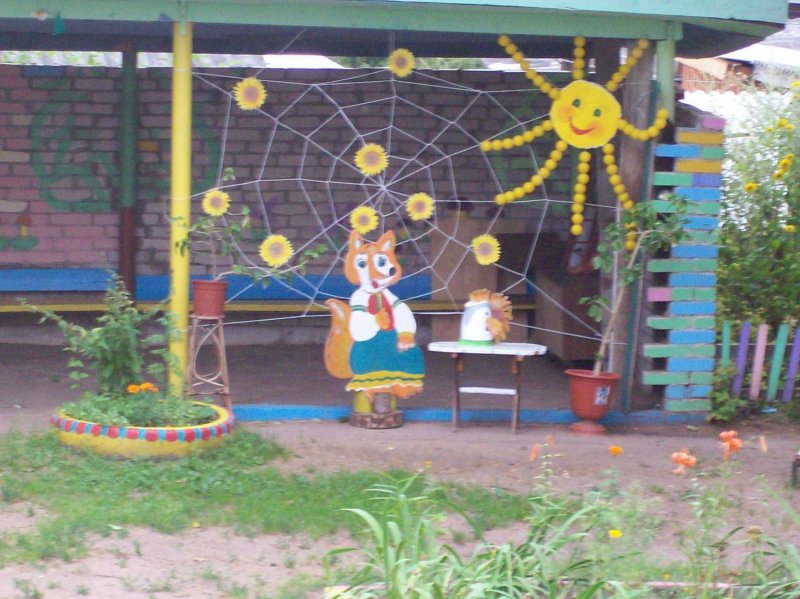 Летнее украшение веранды в детском саду