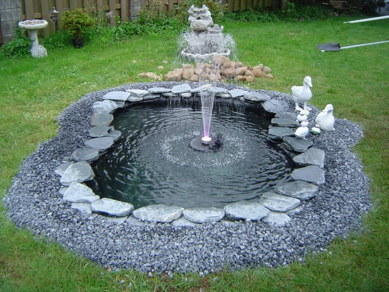 Садовый прудик с фонтаном