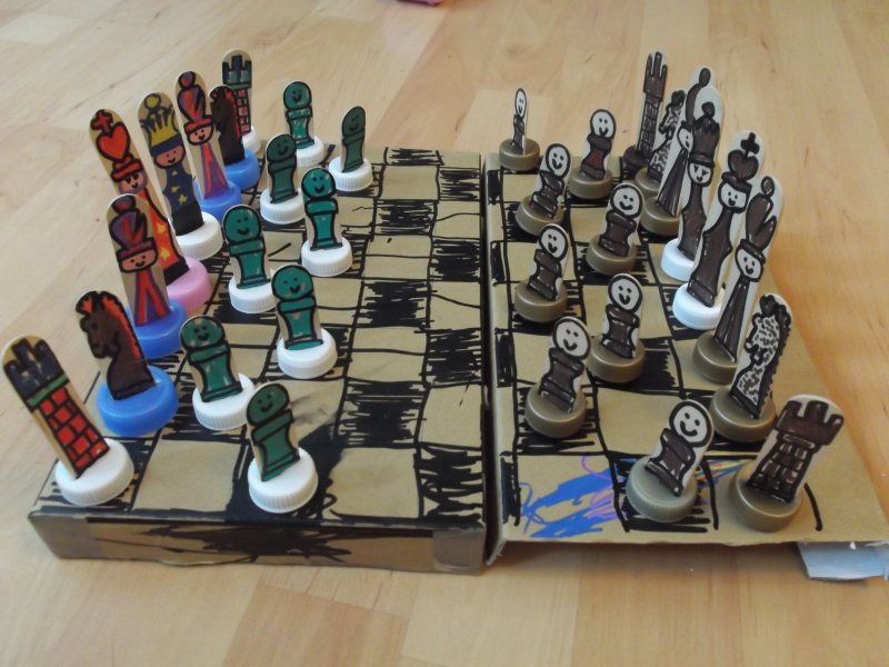 Шахматы из подручных материалов